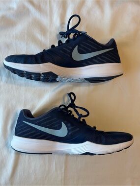 Nike City Trainer Women’s Athletic Sneakers in Navy Blue